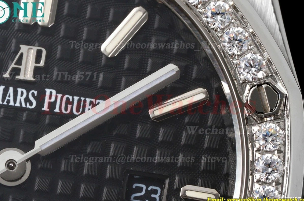 Ladies 33mm Quartz Royal Oak Black SS SS Swiss Dial 8F 0501
